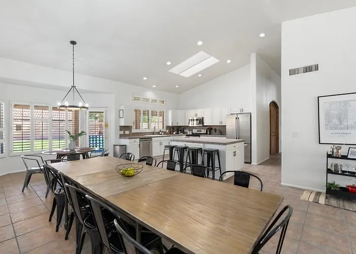 Entertainer's Dream! 7 Bedroom/4 Bath W Heated Pool & *