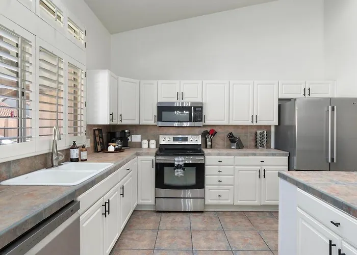 Entertainer's Dream! 7 Bedroom/4 Bath W Heated Pool & Ferienhaus