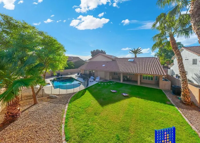 Entertainer's Dream! 7 Bedroom/4 Bath W Heated Pool & *