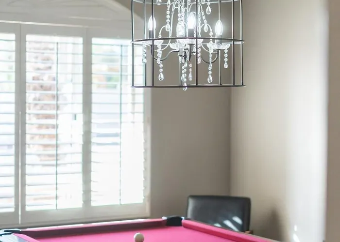 Entertainer's Dream! 7 Bedroom/4 Bath W Heated Pool & Phoenix