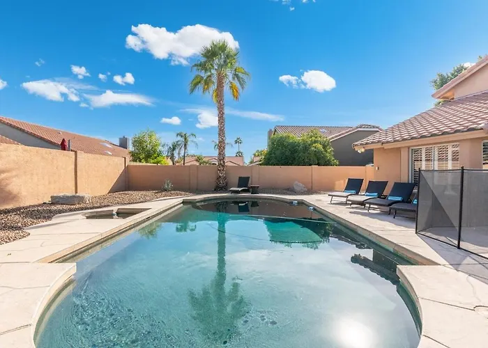Entertainer's Dream! 7 Bedroom/4 Bath W Heated Pool & * Phoenix