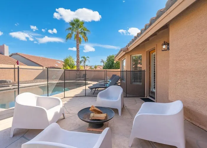 Entertainer's Dream! 7 Bedroom/4 Bath W Heated Pool &